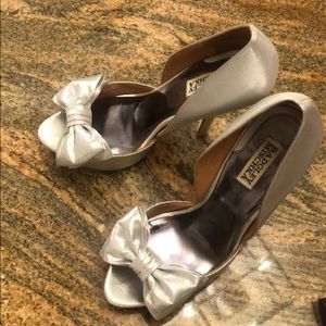 Badgley mischka heals